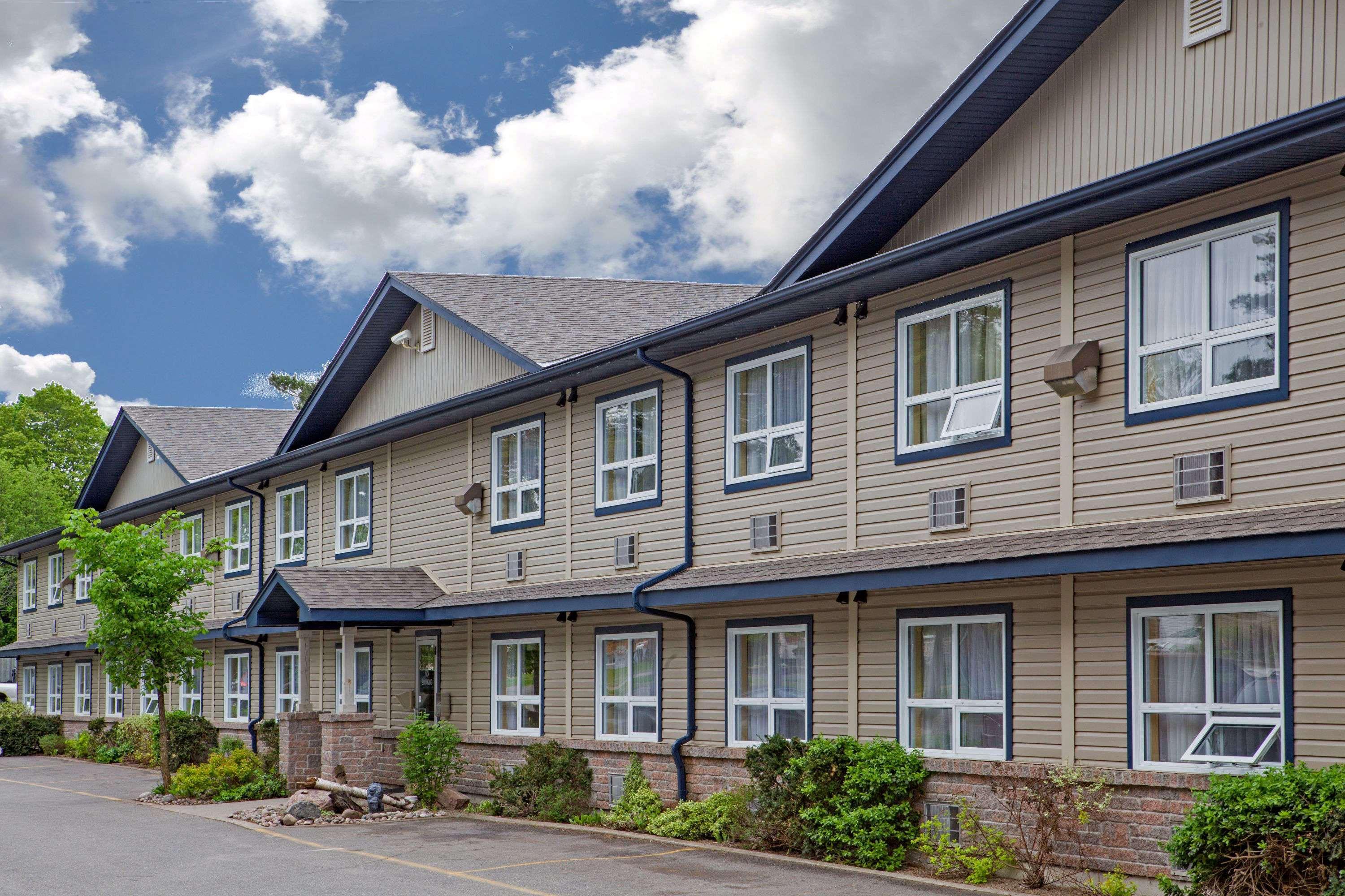 Super 8 By Wyndham Sault Ste Marie On Hotel Exterior photo